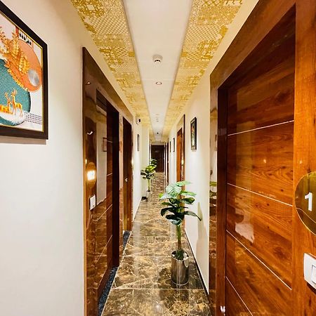 Hotel Avenue Sky Ahmedabad Exterior photo